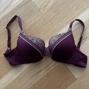 NWOT Victoria's Secret Perfect shape Bra  34D